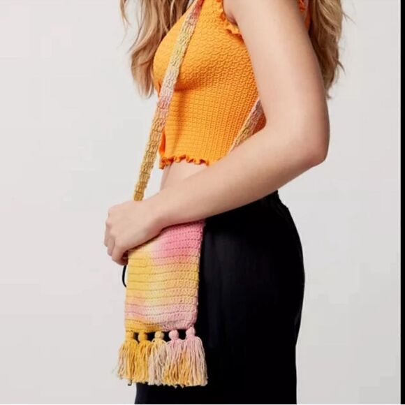 NWOT Urban Outfitters Woven Neck Pouch Purse Beachy Summer Fringe Yellow Pink - Picture 2 of 11